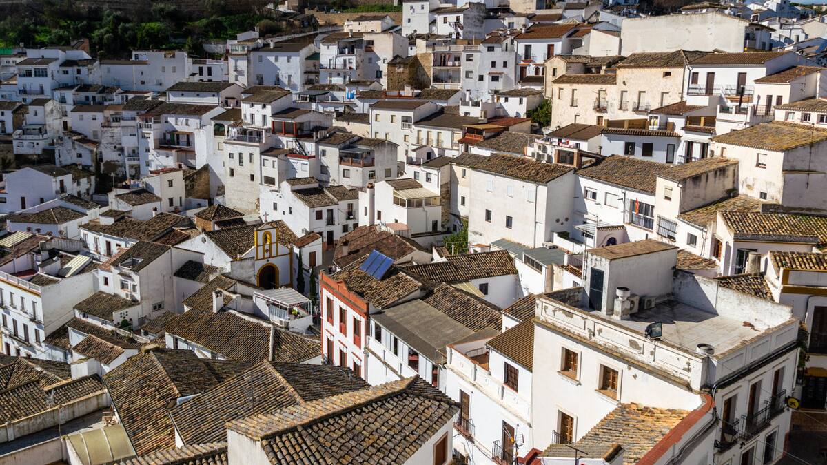 El particular pueblo de Setenil de las Bodegas, España. Foto: Unsplash.