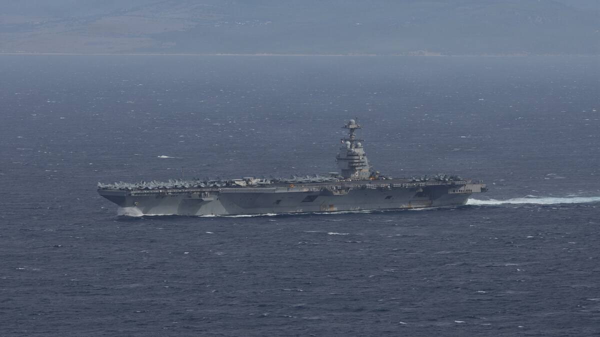 Alerta en Venezuela: el portaaviones más grande del mundo se incorporó al operativo antidrogas de Trump en América Latina