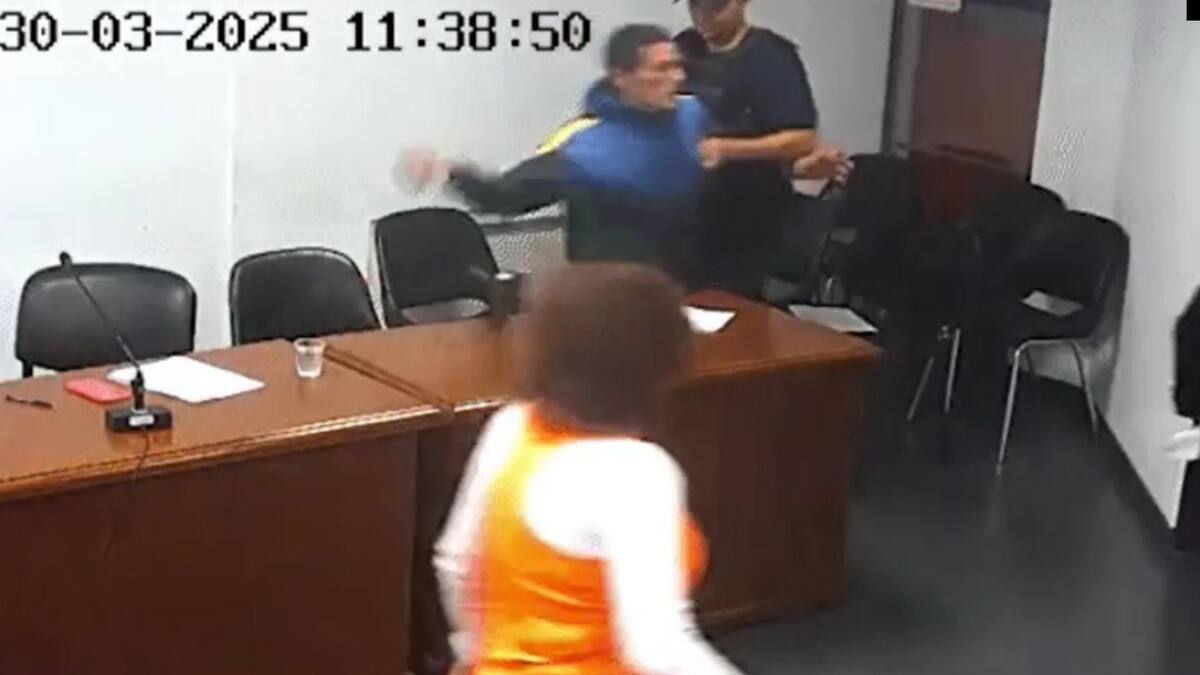 El preso que agredió a un juez en los Tribunales de Cipolletti y le fracturó un dedo. Foto: Captura de video.