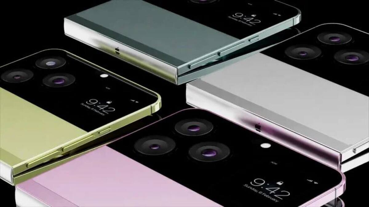 El primer iPhone plegable. Foto: captura YouTube.