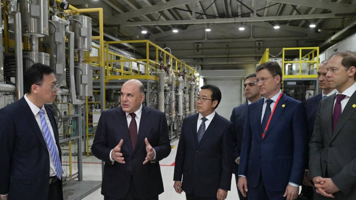 El primer ministro ruso, Mijaíl Mishustin, en su visita a China. Foto: EFE.