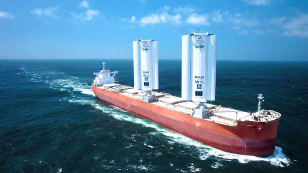 El Pyxis Ocean es el primer buque de carga que será impulsado con energía eólica. Foto Twitter.