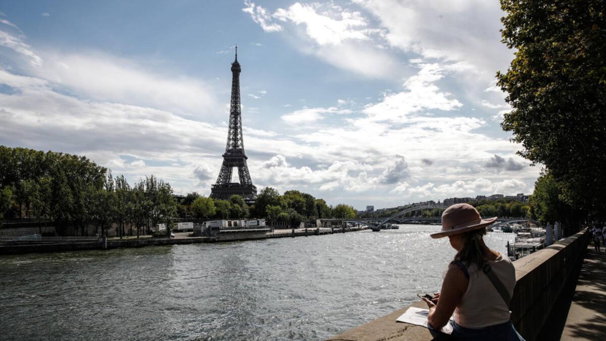 El Río Sena frente a la torre Eiffel. Foto: EFE