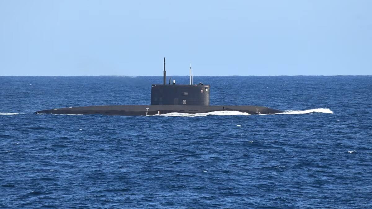 El submarino ruso perseguido por la Armada. Foto: EMAD.