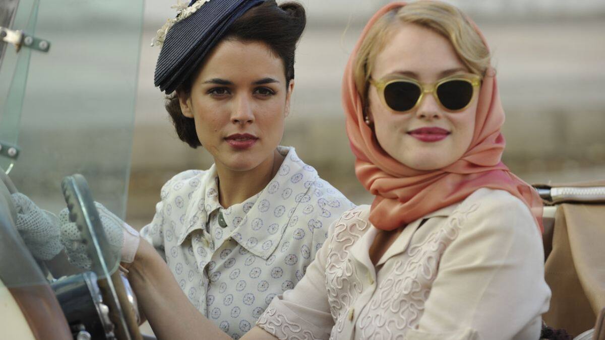 "El tiempo entre costuras"