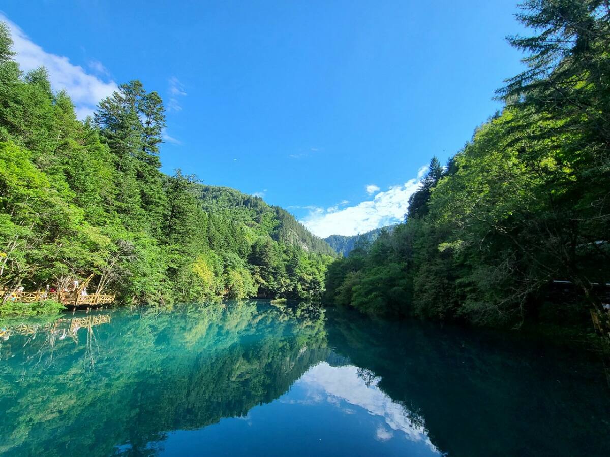 El valle de Jiuzhaigou, en China. Foto: Unsplash.