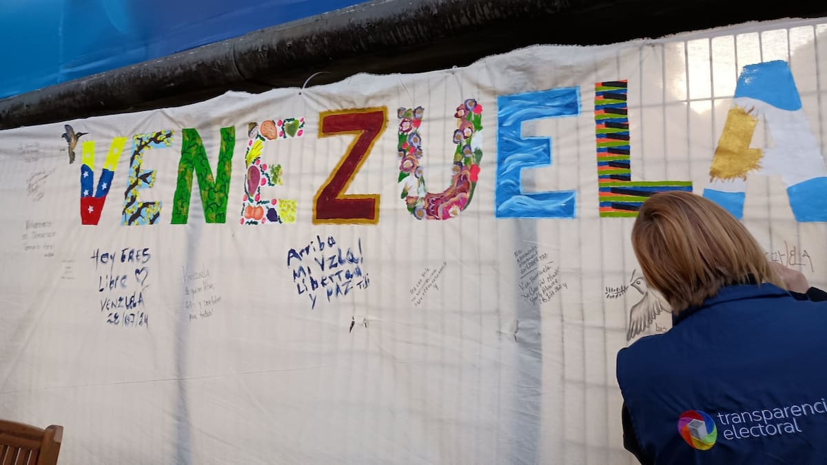 Elecciones de Venezuela en la Embajada en Buenos Aires. Foto: Twitter.