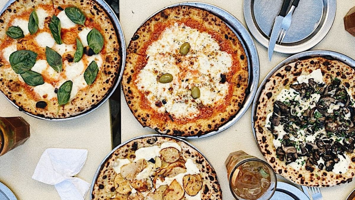 No queda en calle Corrientes: la pizzería de Buenos Aires inspirada en Nueva York que sorprende con su pizza napolitana