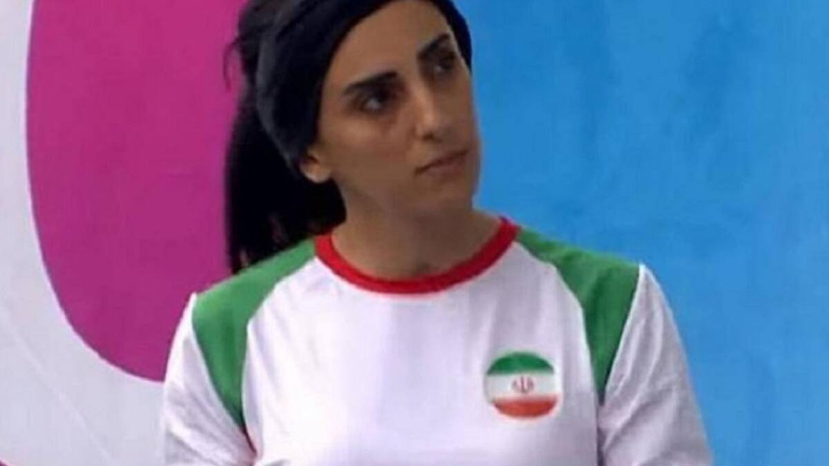 Atleta iraní que compitió sin velo: denuncian que será detenida en Teherán