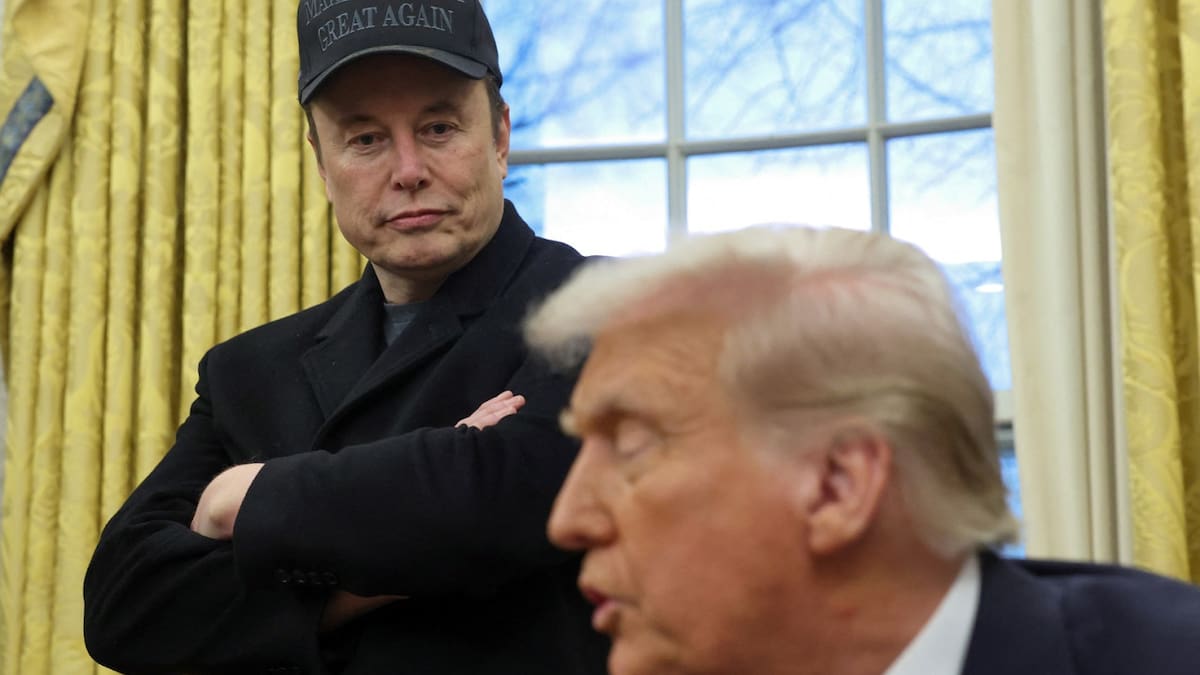 Elon Musk en la oficina de Donald Trump. Foto: Reuters/Kevin Lamarque.