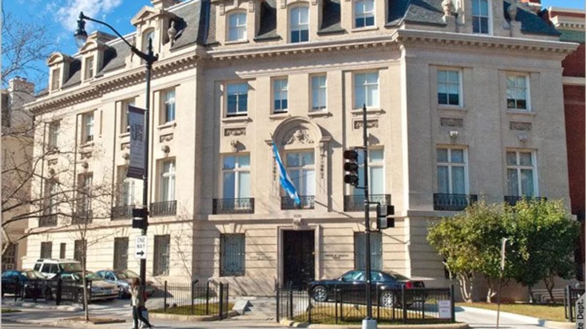 Operativo de seguridad urgente: hubo una presunta amenaza de bomba en la Embajada de Estados Unidos