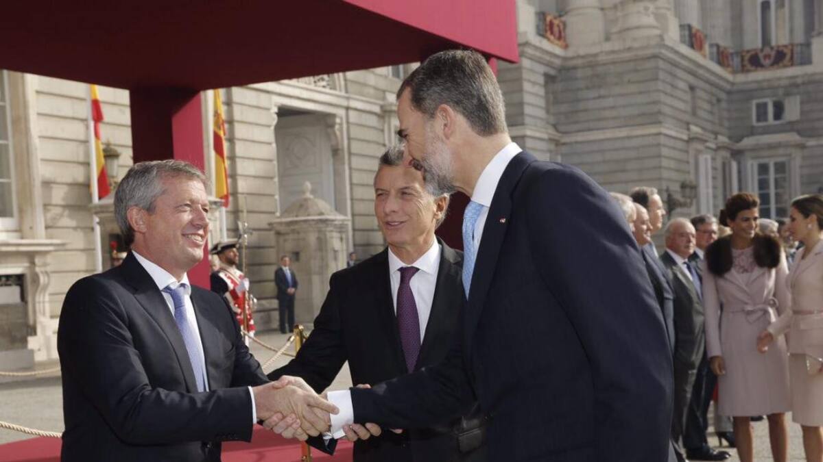 Emilio Monzó junto a Macri y el Rey de España