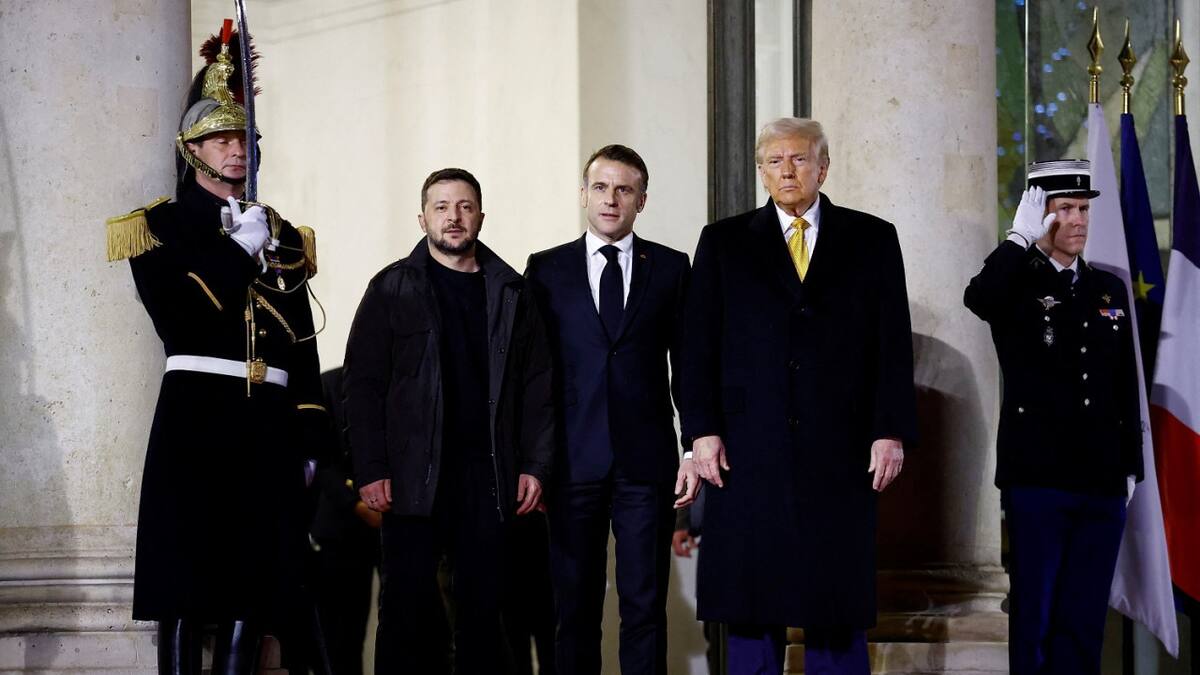 Emmanuel Macron junto a Donald Trump y Volodimir Zelenski. Foto: Reuters