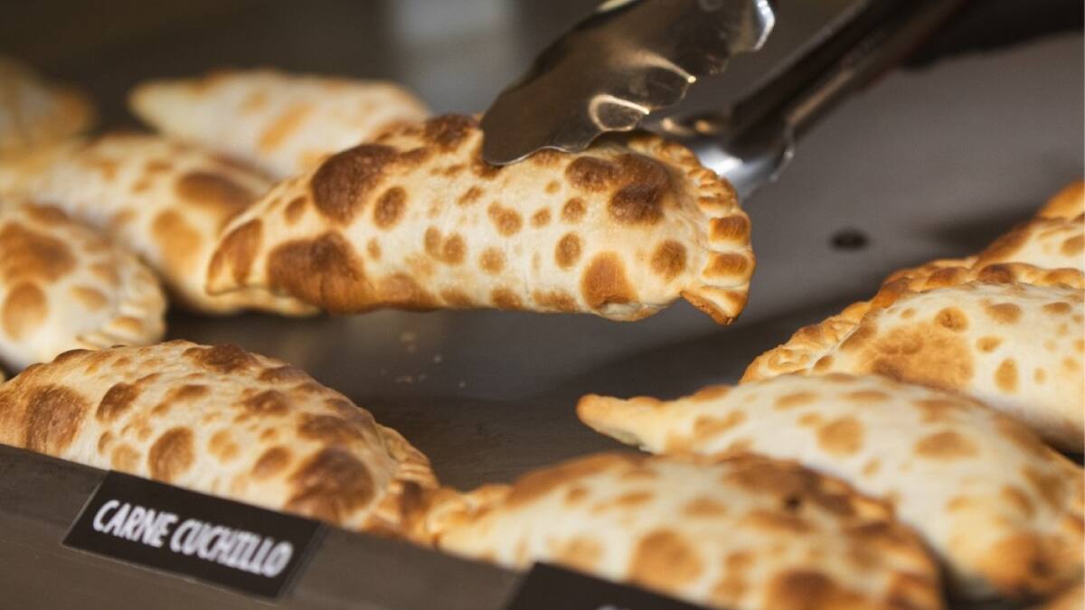 Empanadas en CABA. Foto: Instagram @tomassopizzasok
