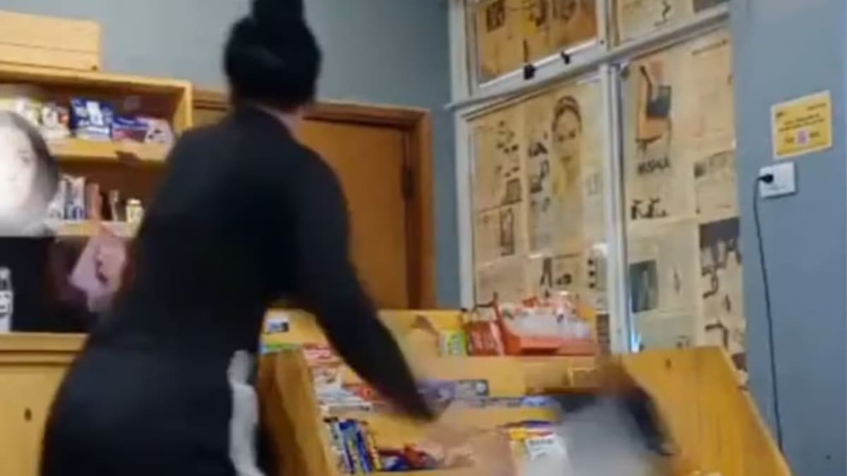 Una empleada se volvió viral por destrozar un buffet de la Universidad de Mar del Plata.