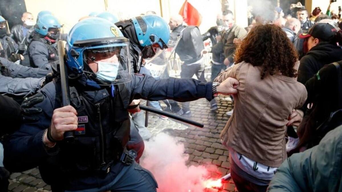 En Italia crecen las protestas contra las restricciones por el coronavirus, NA