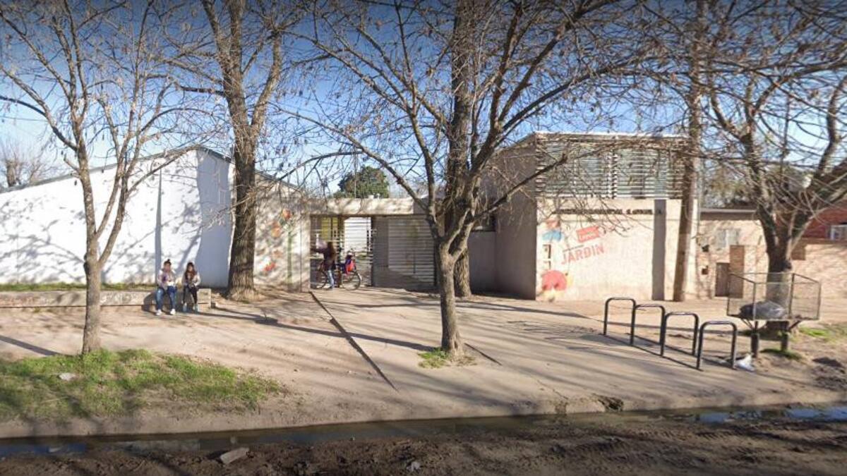 Encontraron un revolver y 18 balas en la mochila de un niño de dos años en un jardín de infantes. Foto: Captura de pantalla.