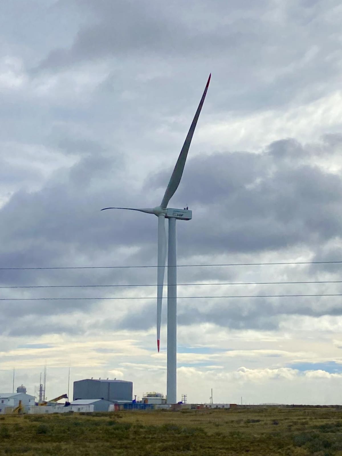 Energía eólica en Haru Oni. Foto Twitter @cesar_quezada.