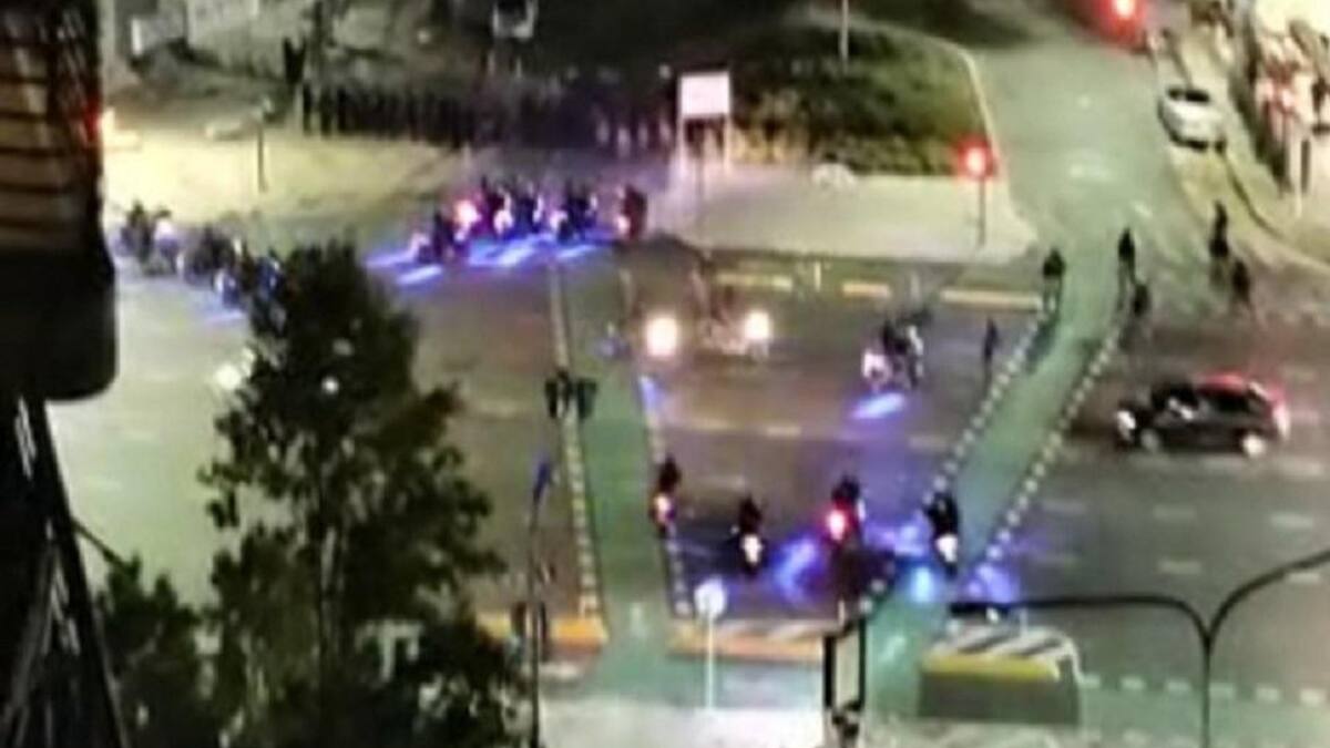 Enfrentamiento, barras de Defensores de Belgrano, policías de la Ciudad, foto captura de video