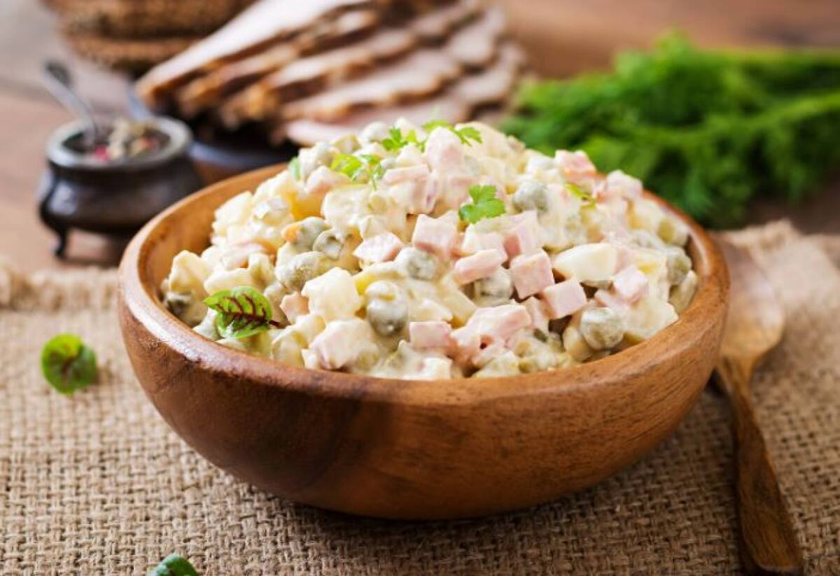 Ensalada rusa. Foto: Unsplash.