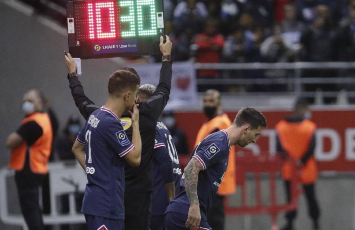 Entrada y debut de Messi en PSG, NA