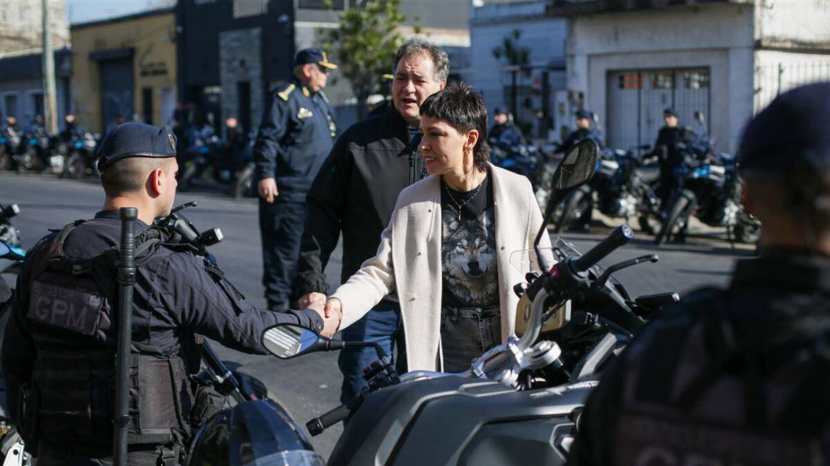 Entrega de patrulleros en Quilmes