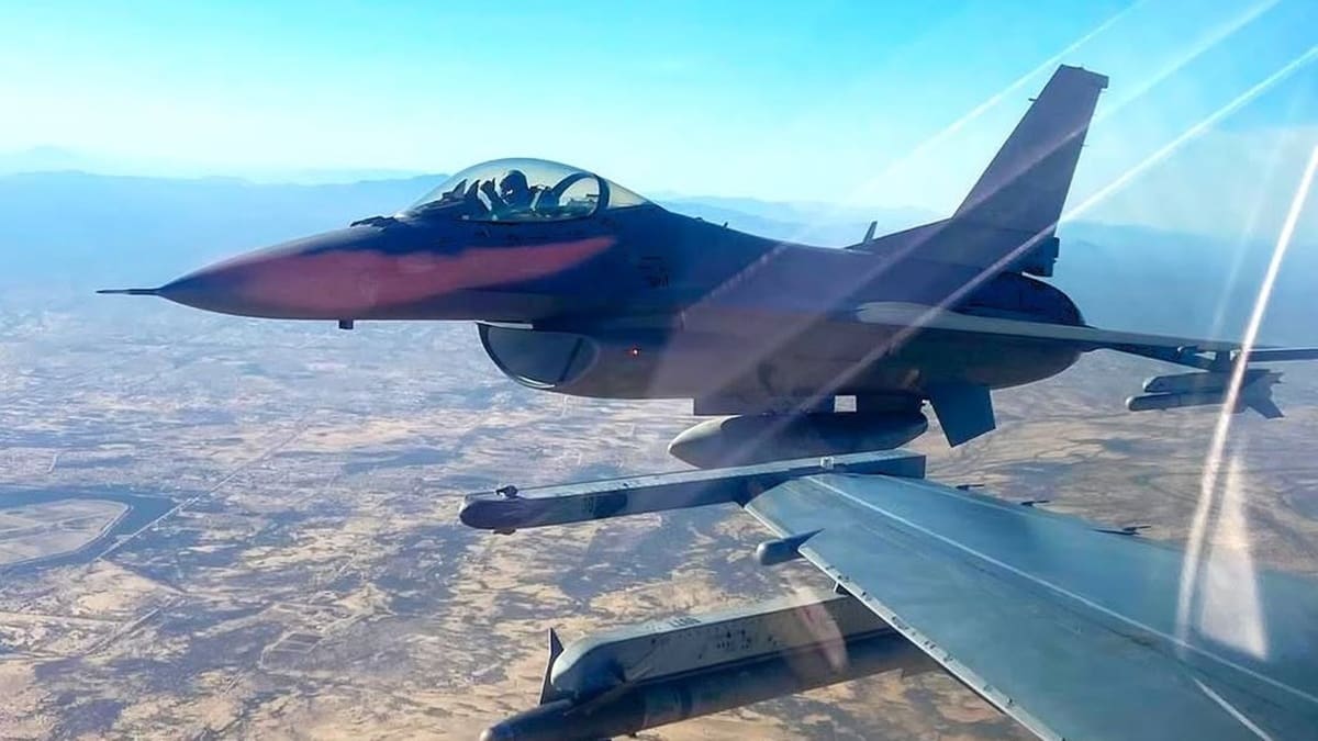 F-16 en el cielo porteño: así fue la práctica previa al desfile aéreo de la Fuerza Aérea en Morón