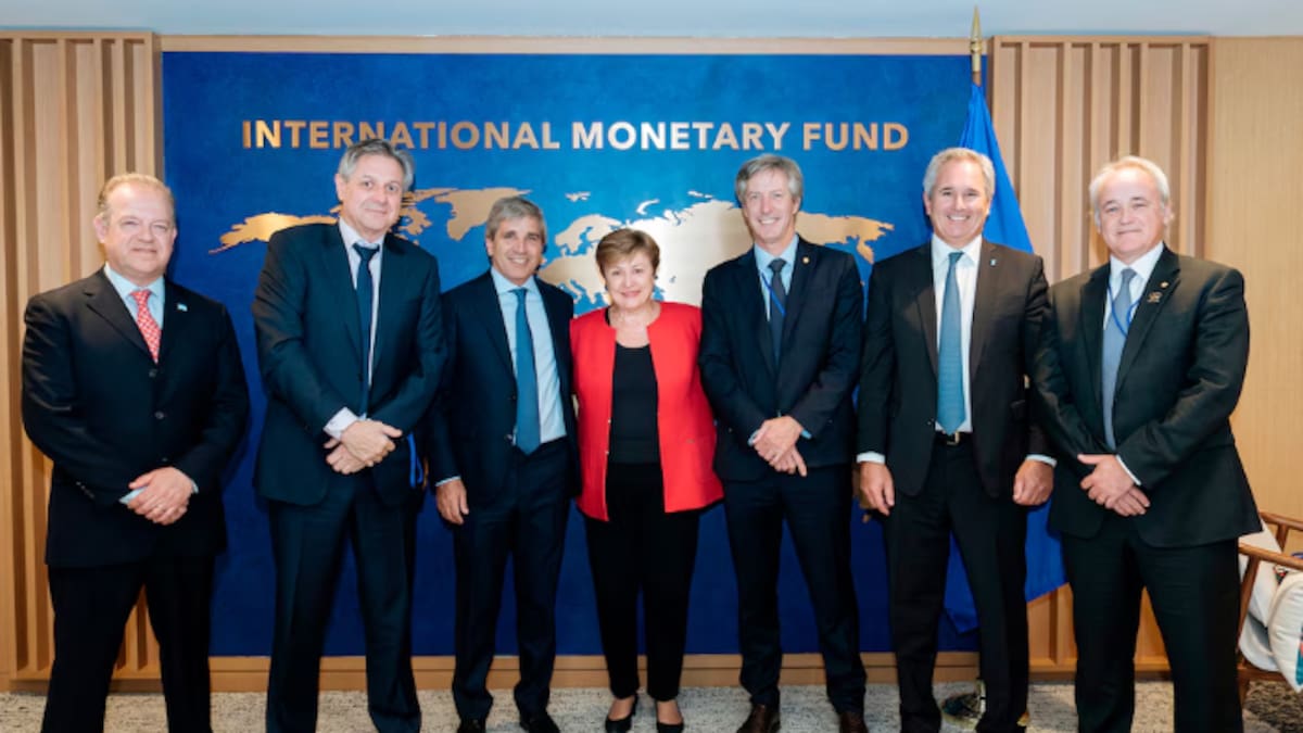 Luis Caputo en Washington: las claves del viaje que incluyó nuevos financiamientos y metas renovadas con el FMI