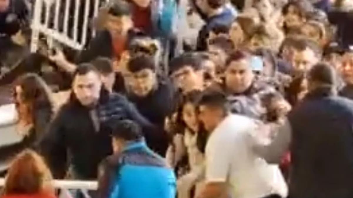 Escándalo en la UBA: una asamblea de estudiantes terminó en batalla campal