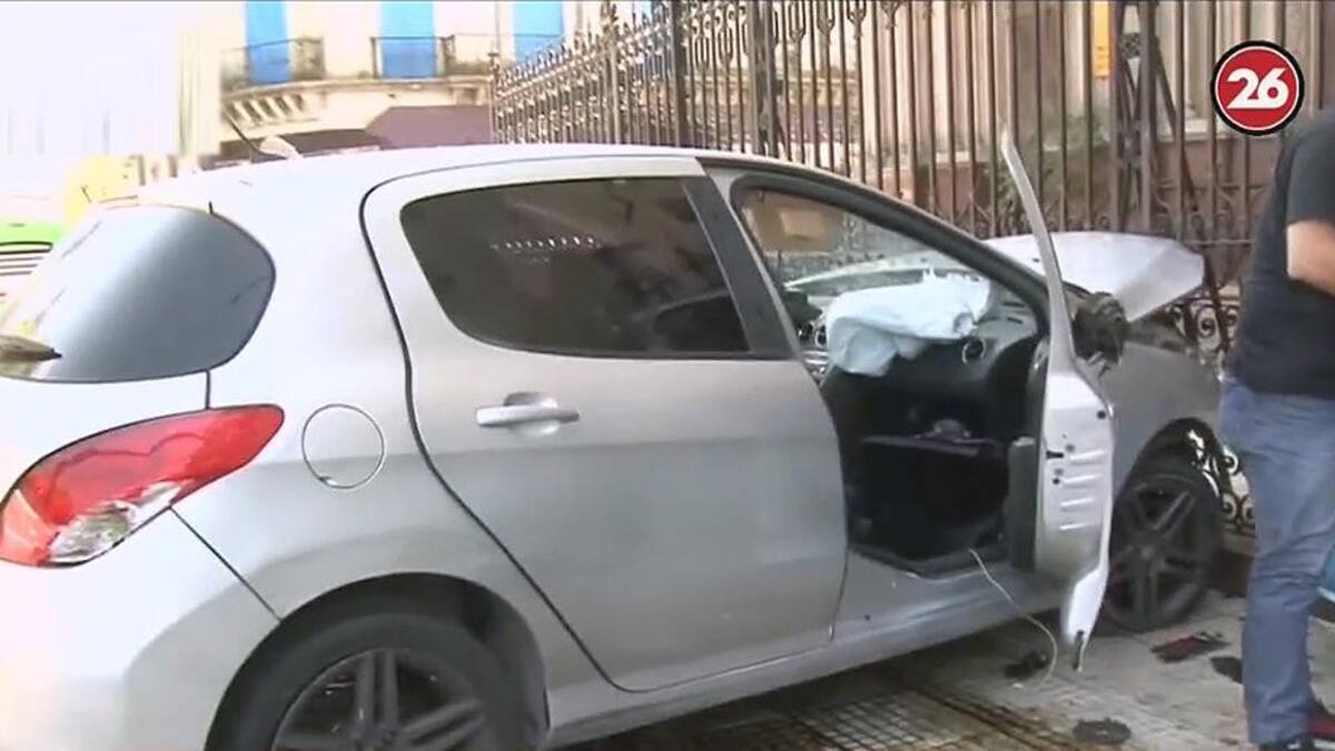 Escapaba de la policía, chocaron contra una iglesia, policiales