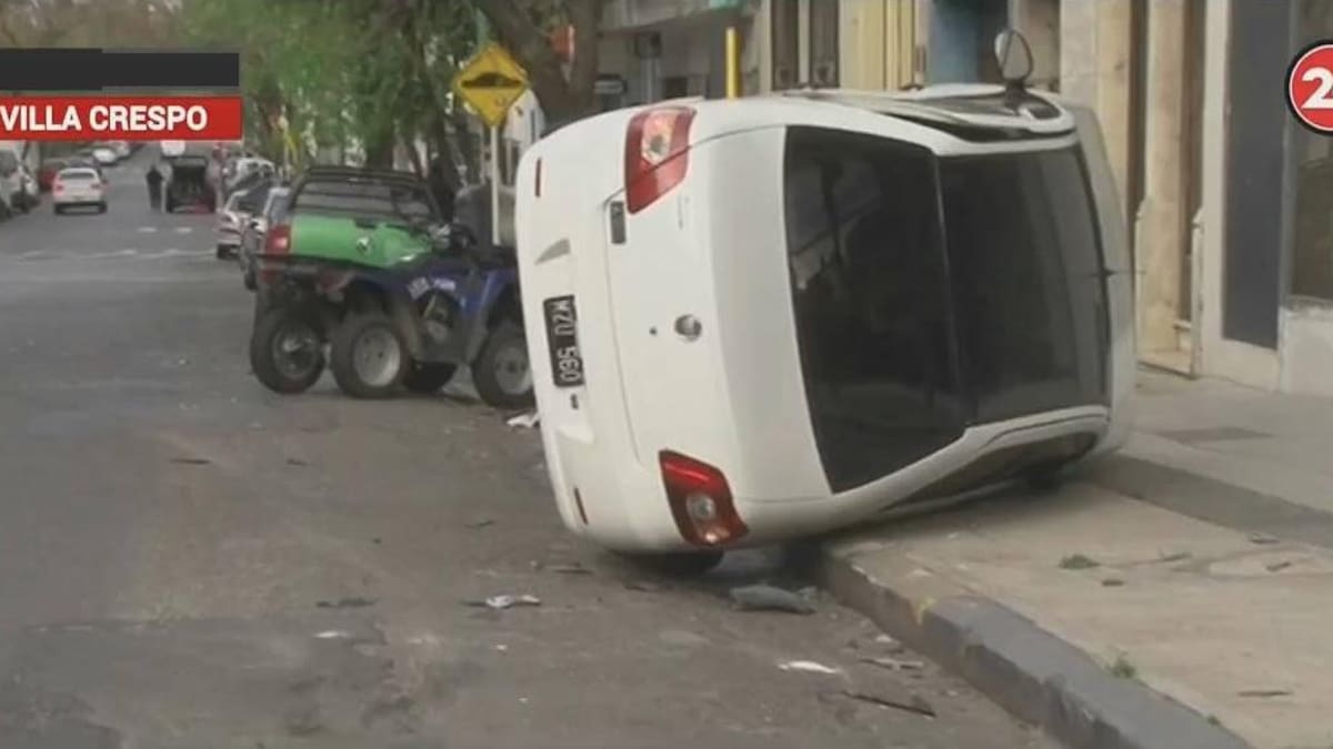 Escape de control policial, persecución y choque, Canal 26