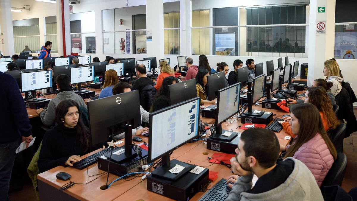 Polémica por el escrutinio de las elecciones legislativas: por qué Fuerza Patria pide cambiar la manera de contar los votos