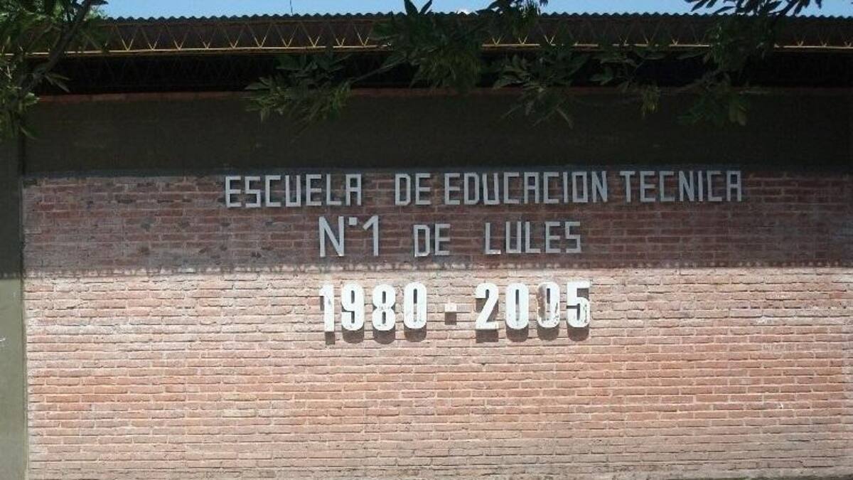 Escándalo en Tucumán: un profesor ahorcó a un alumno hasta dejarlo inconsciente en medio de la clase
