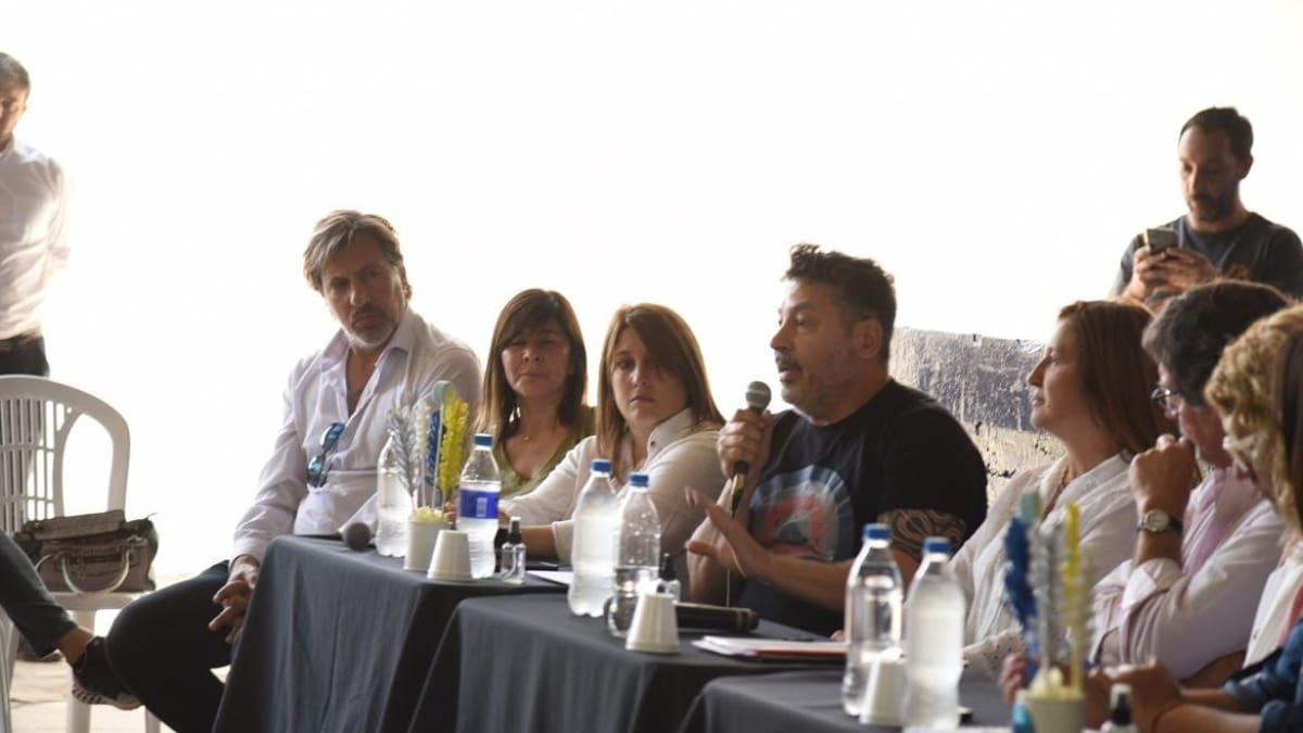 Escuelas del Municipio de Merlo, con una hora más de clases