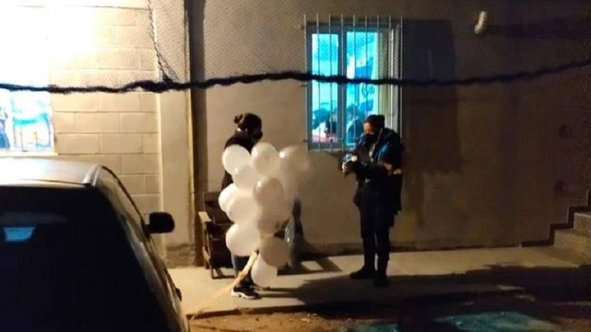 Está embarazada, dio positivo de coronavirus y al otro día festejó el baby shower