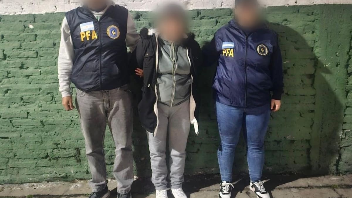 Estaba prófuga, usaba a su hija menor para ingresar droga a la cárcel de Devoto y terminó detenida