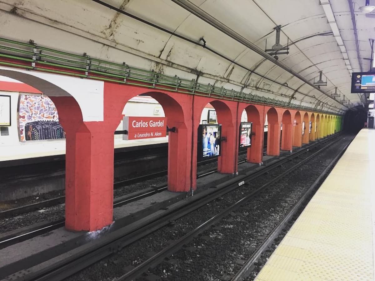 Estación Carlos Gardel del subte.