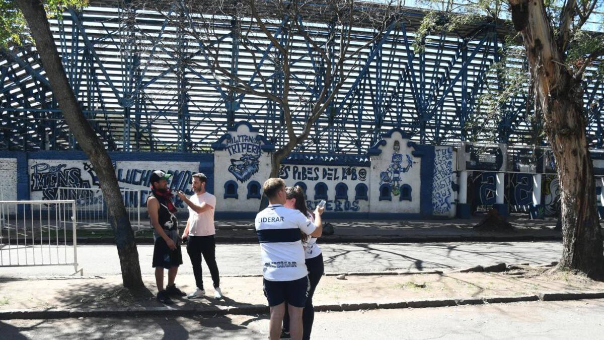 Estadio Gimnasia de La Plata el día después de los incidentes. Foto: Télam
