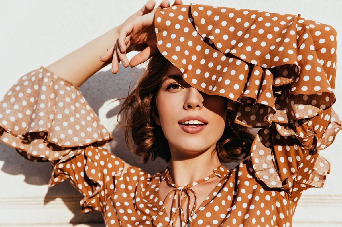 Estampados polka-dot (lunares). Foto: Freepik.