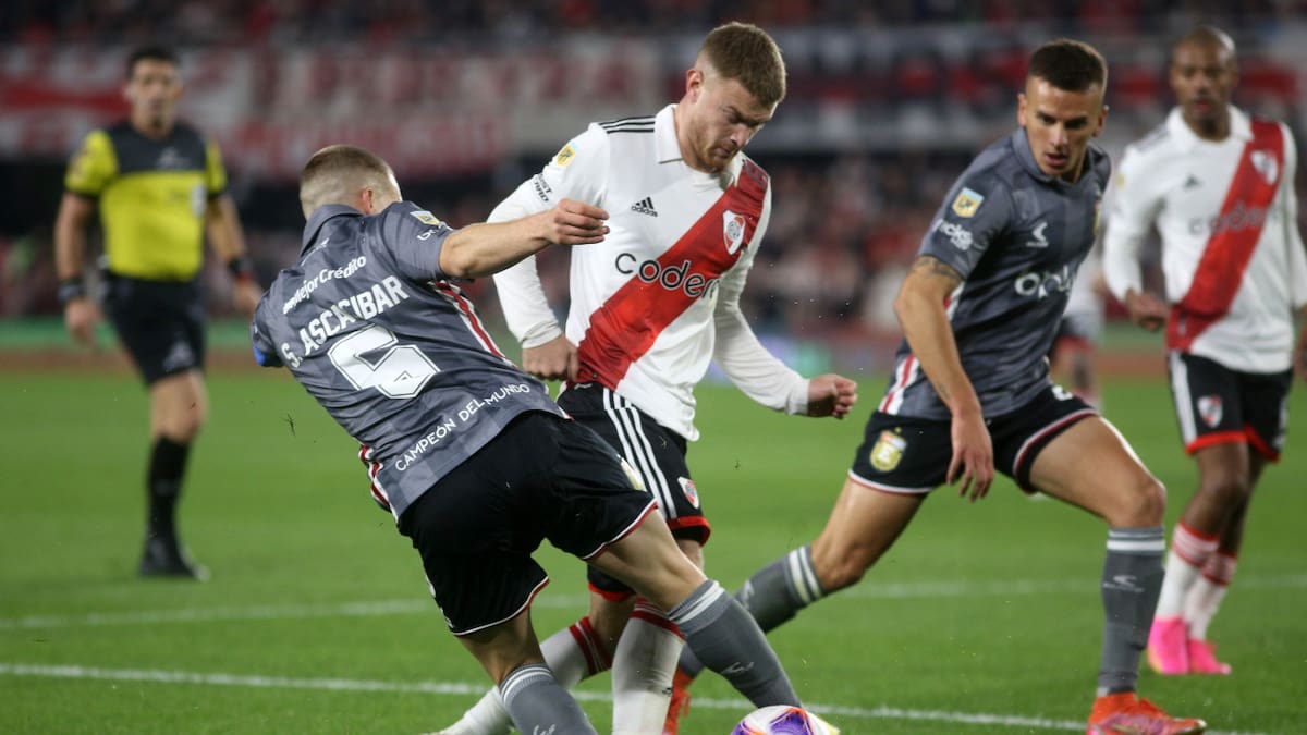 Estudiantes y River se medirán en la Supercopa Argentina 2023. Foto: NA.