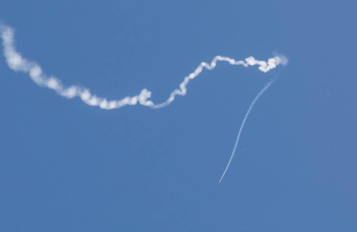 Explosión de misiles en el cielo sobre la ciudad de Kiev. Fuente: Reuters.