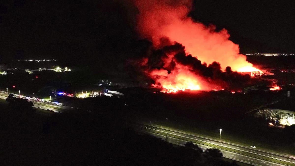 Explosión e incendio en el Polo Industrial de Ezeiza.
