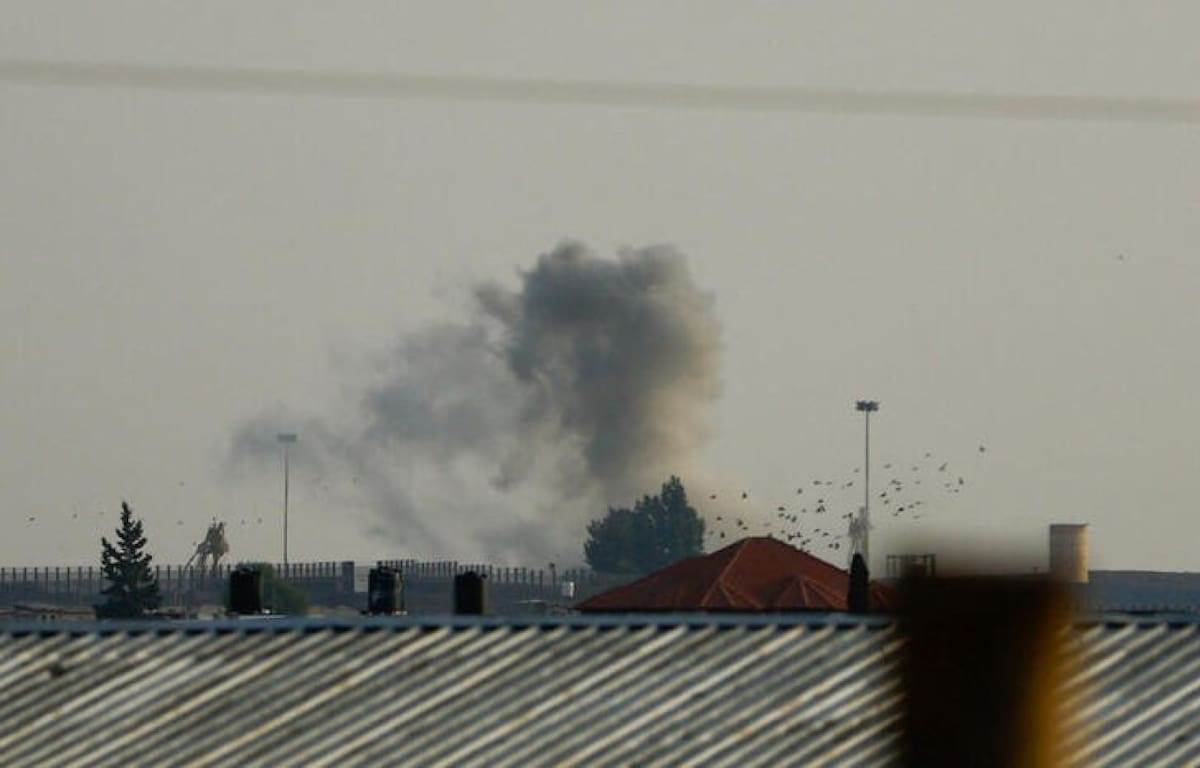 Explosiones afectan a dos ciudades egipcias del Mar Rojo; Israel apunta a una "amenaza aérea. Reuters