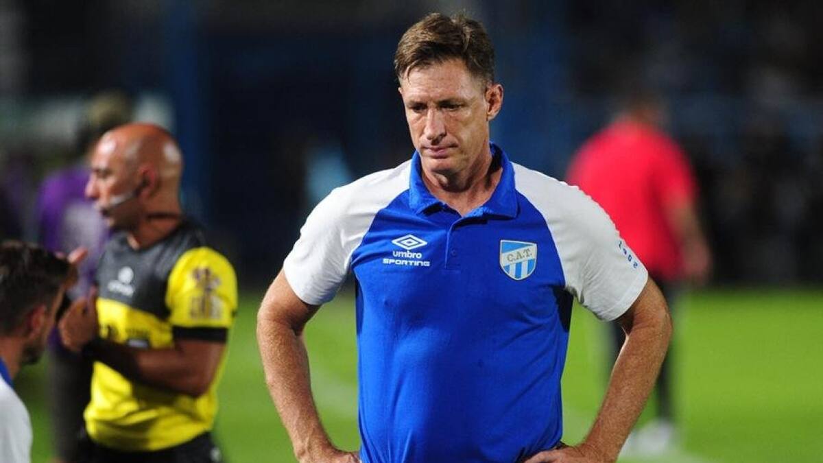 La Liga Profesional, una trituradora de entrenadores: renunció Sava y es el segundo técnico que deja su cargo en tres fechas