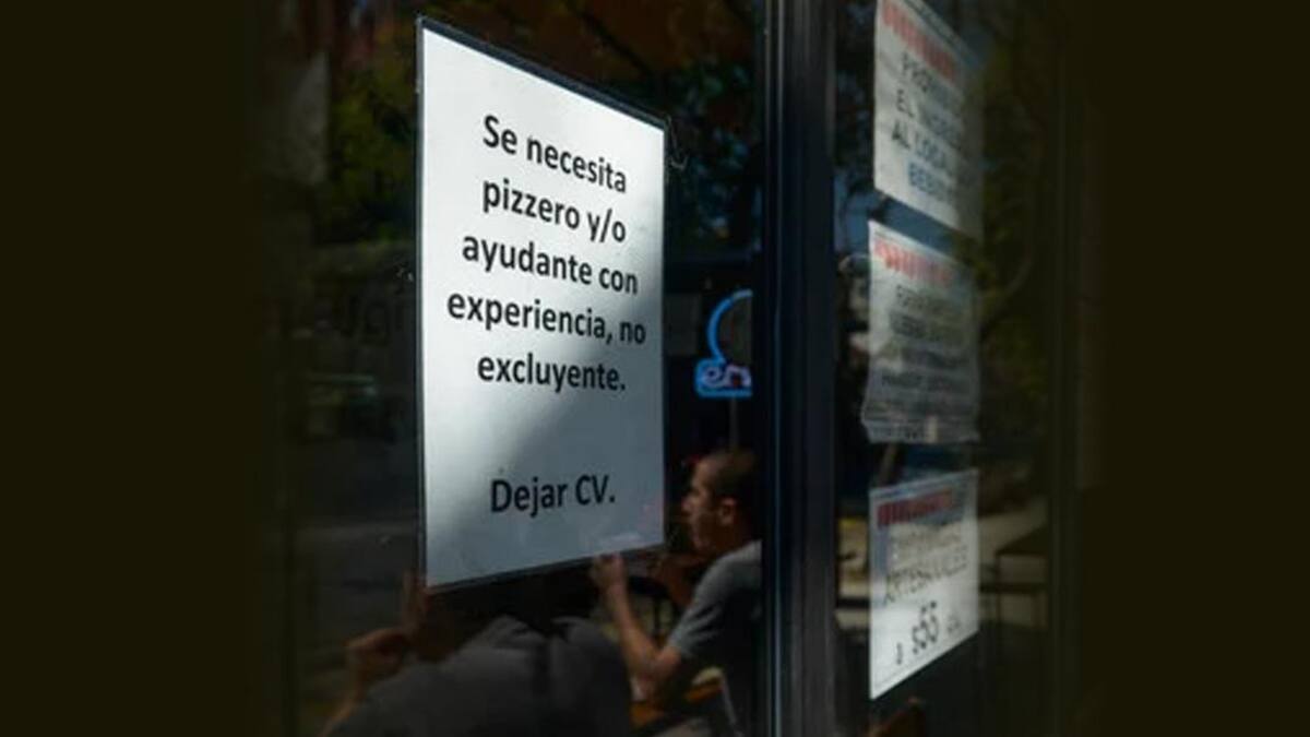 Falta de empleados en bares y restaurantes, Foto Andrés DElía, Clarín