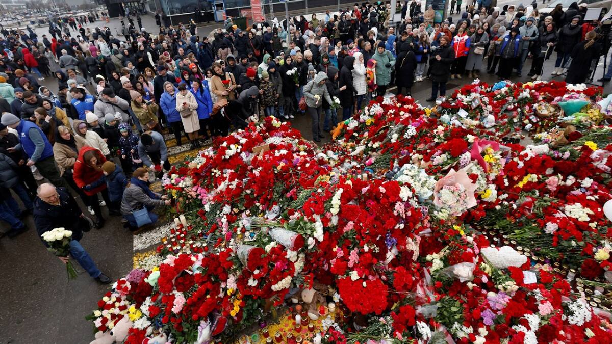 Familiares de las víctimas del atentado en Crocus City Hall, Moscú. Foto: Reuters.