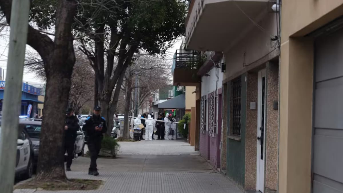 Femicidio en Villa Devoto: el informe preliminar señala que Romina Calvo fue asesinada de 40 puñaladas por su pareja