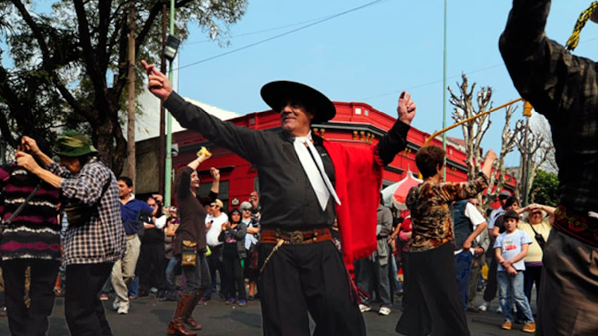 La Feria de Mataderos ofrecerá folklore, pastelitos y artesanías este 25 de mayo: a qué hora empieza el evento gratis