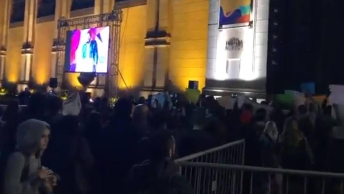 Feria del Libro: incidentes tras la presentación de Avelluto en el acto inaugural