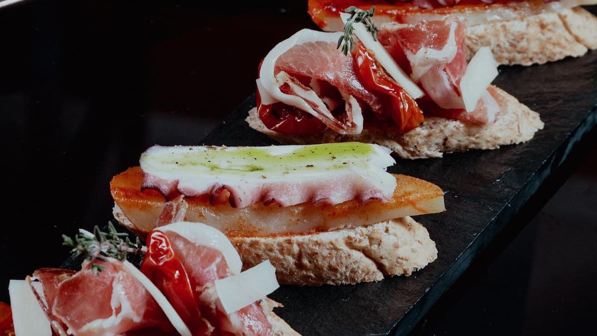 Tapeando 2026: más de 150 tapas, bares icónicos y un viaje por la gastronomía española